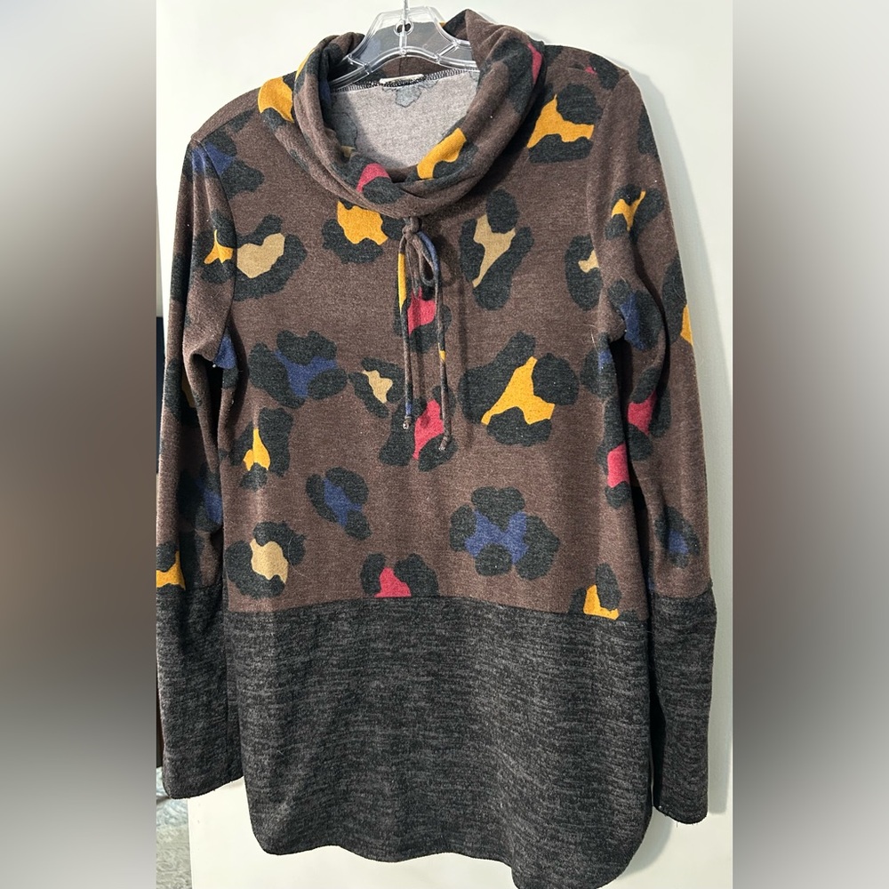 Animal print Cowl neck pullover